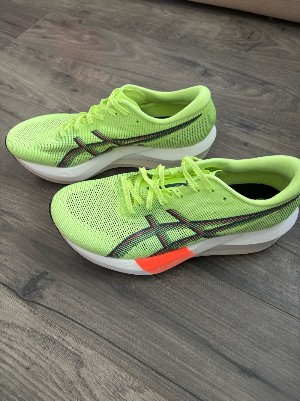 ASICS Magicspeed - Picture 3 of 4